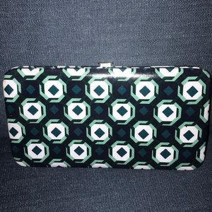 Target hard-shell clutch